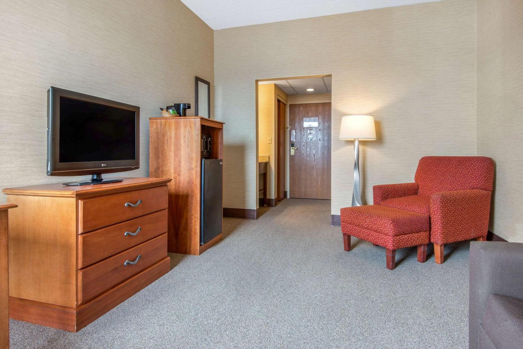 Quality Inn & Suites Мансфилд Экстерьер фото