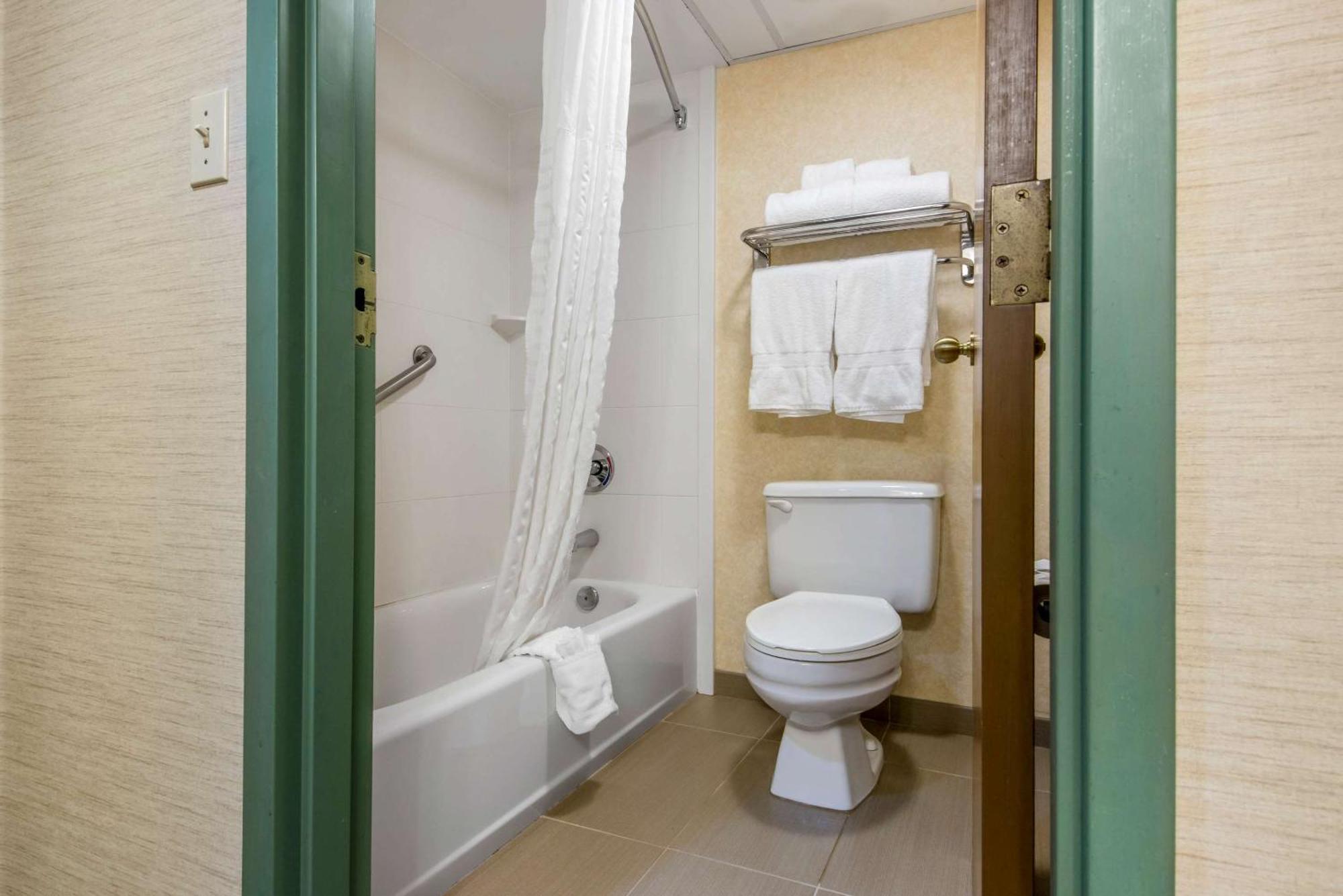 Quality Inn & Suites Мансфилд Экстерьер фото